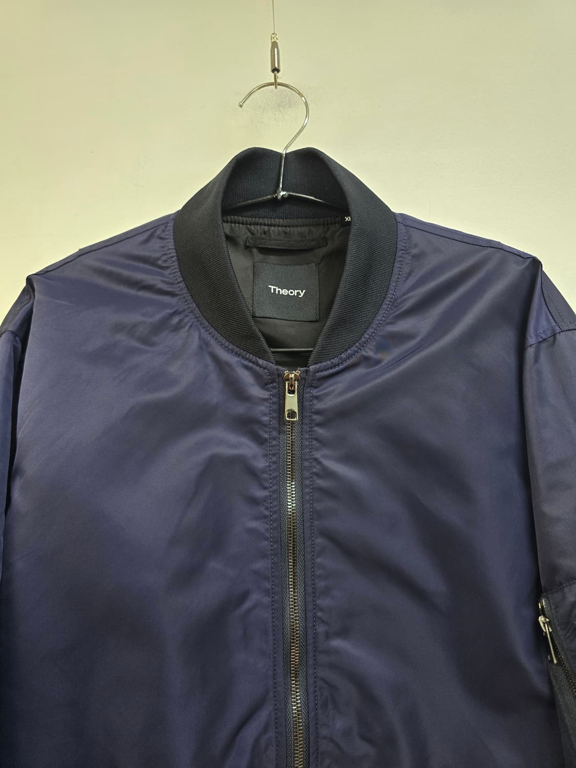 띠어리 신형 플라이트 봄버 자켓 상품이미지3