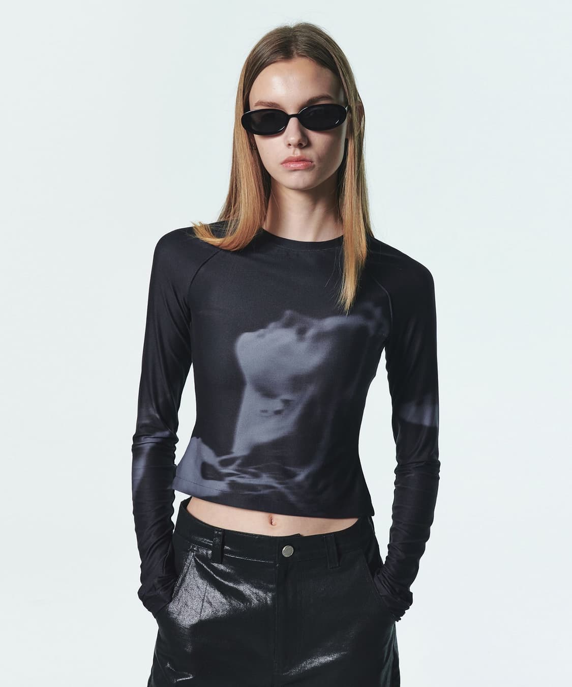 커렌트 센슈얼 우먼 그래픽 티 - BK 상품이미지1