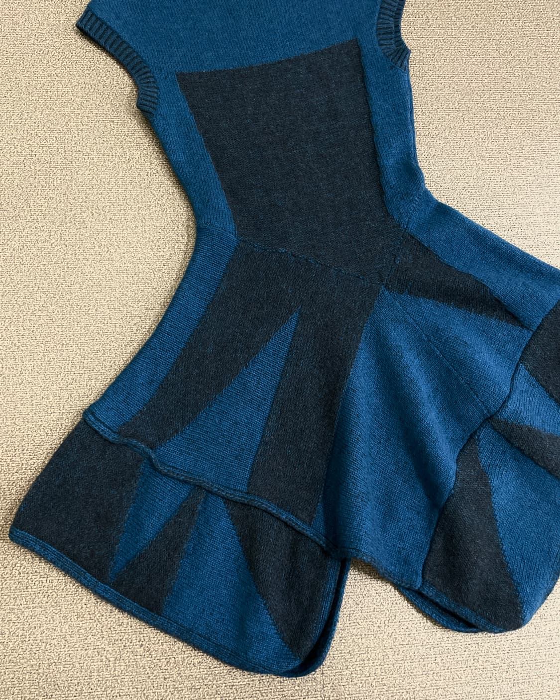 히로코 코시노 슬리브리스 니트 원피스 상품이미지4