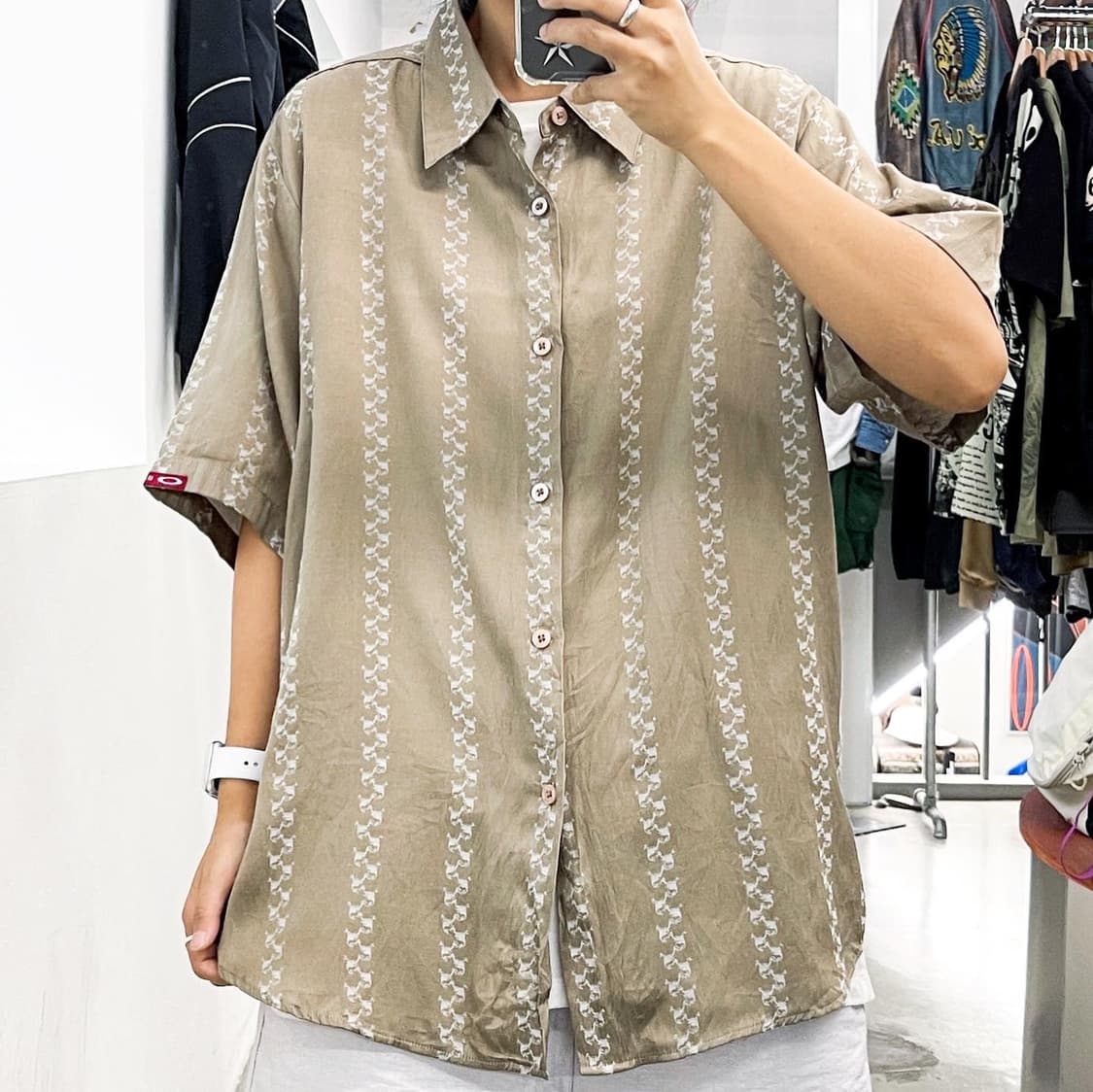 오클리 스캐터 스컬 모노그램 하프 셔츠 상품이미지1