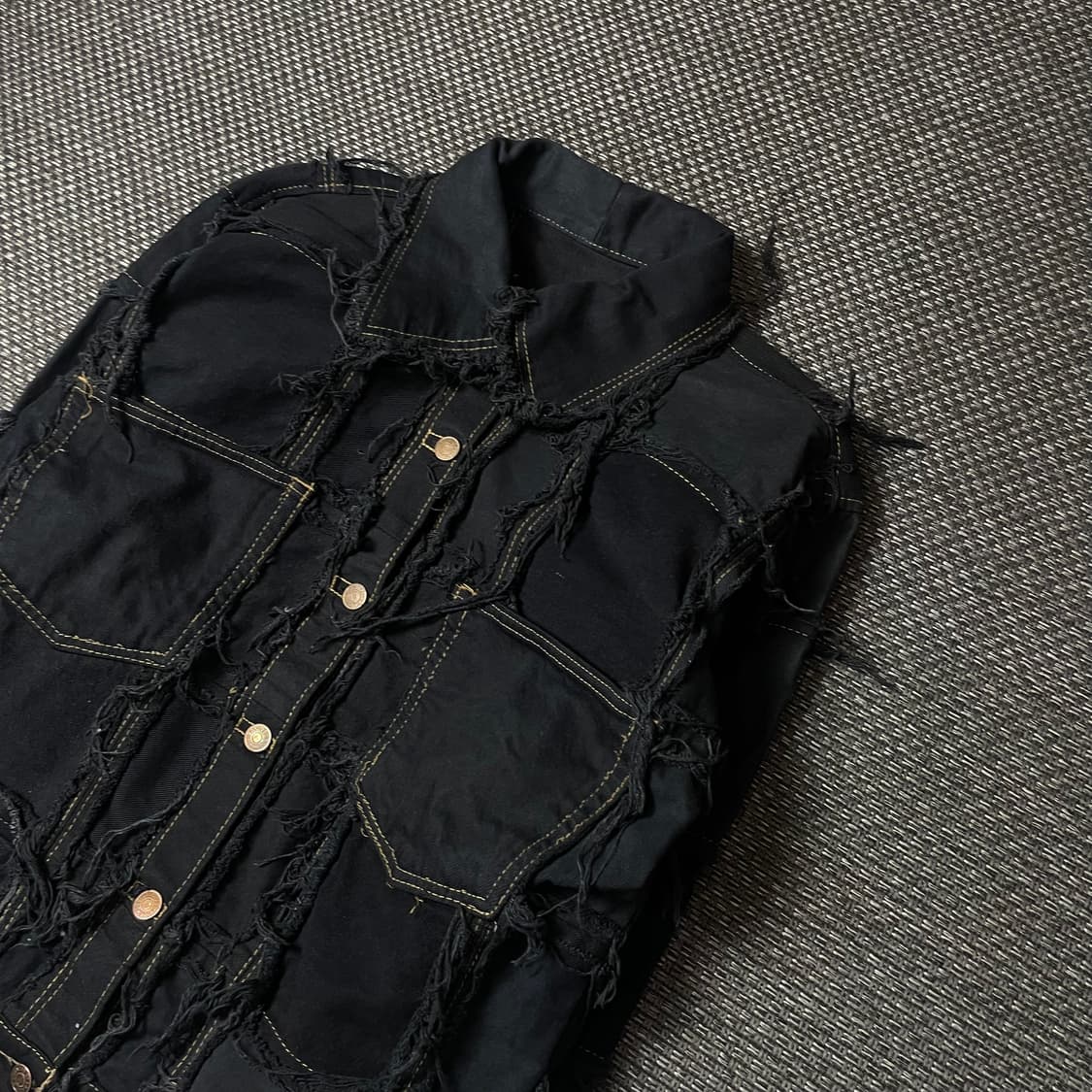 리바이스 블랙 리워크 패치 커스텀 데님 자켓 상품이미지4