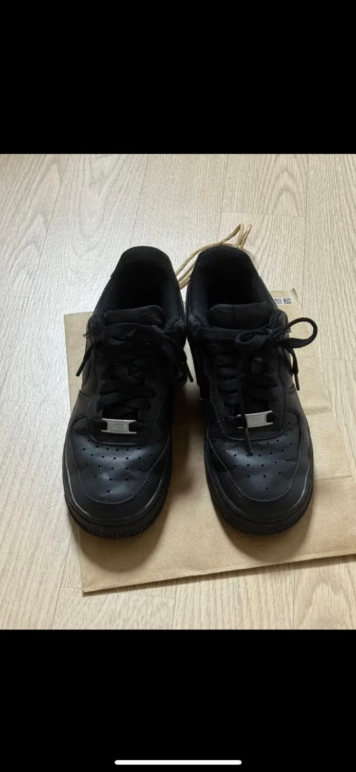 나이키 에어포스 올블랙 220 사이즈  상품이미지1