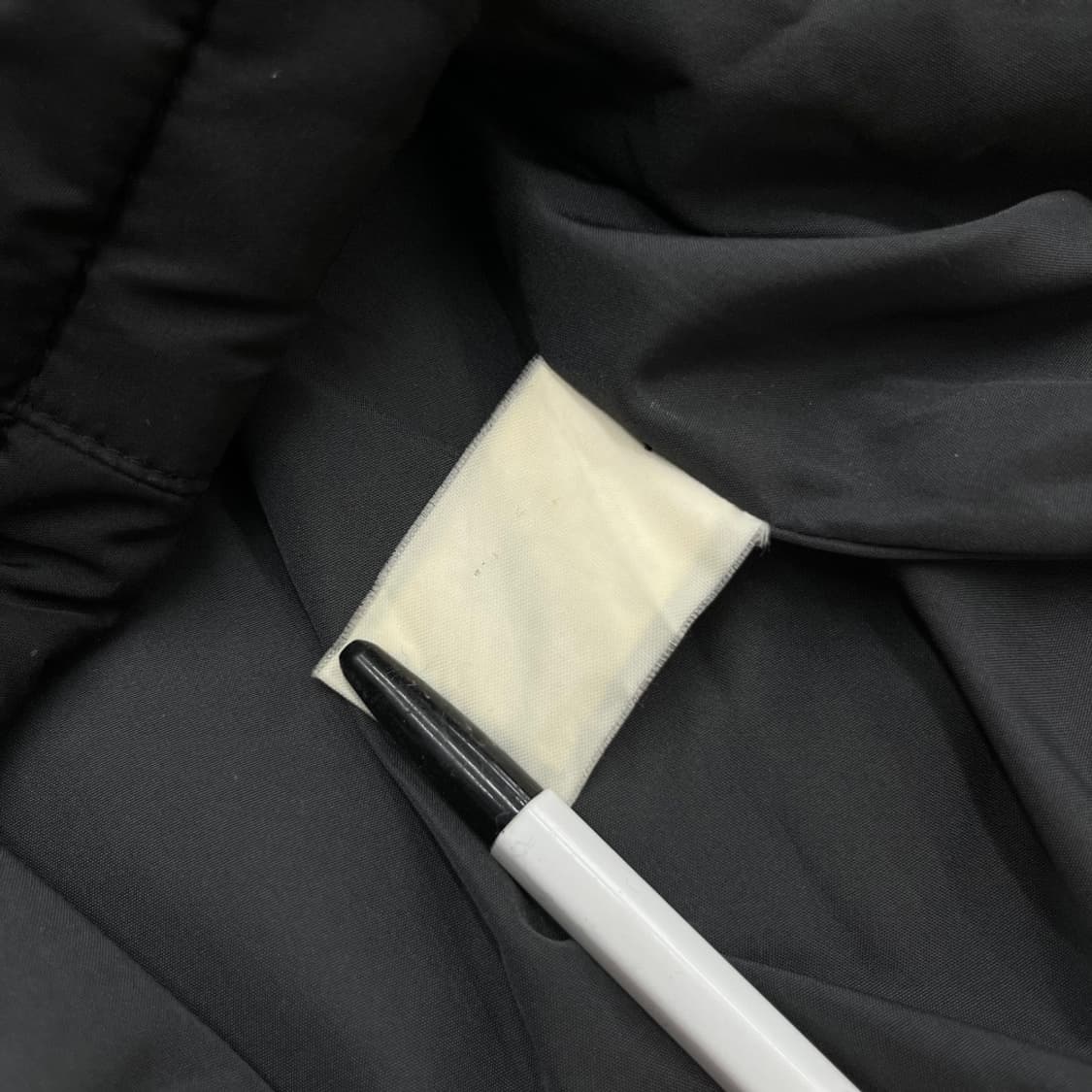 노스페이스 심플 블랙 경량 패딩 M 상품이미지6