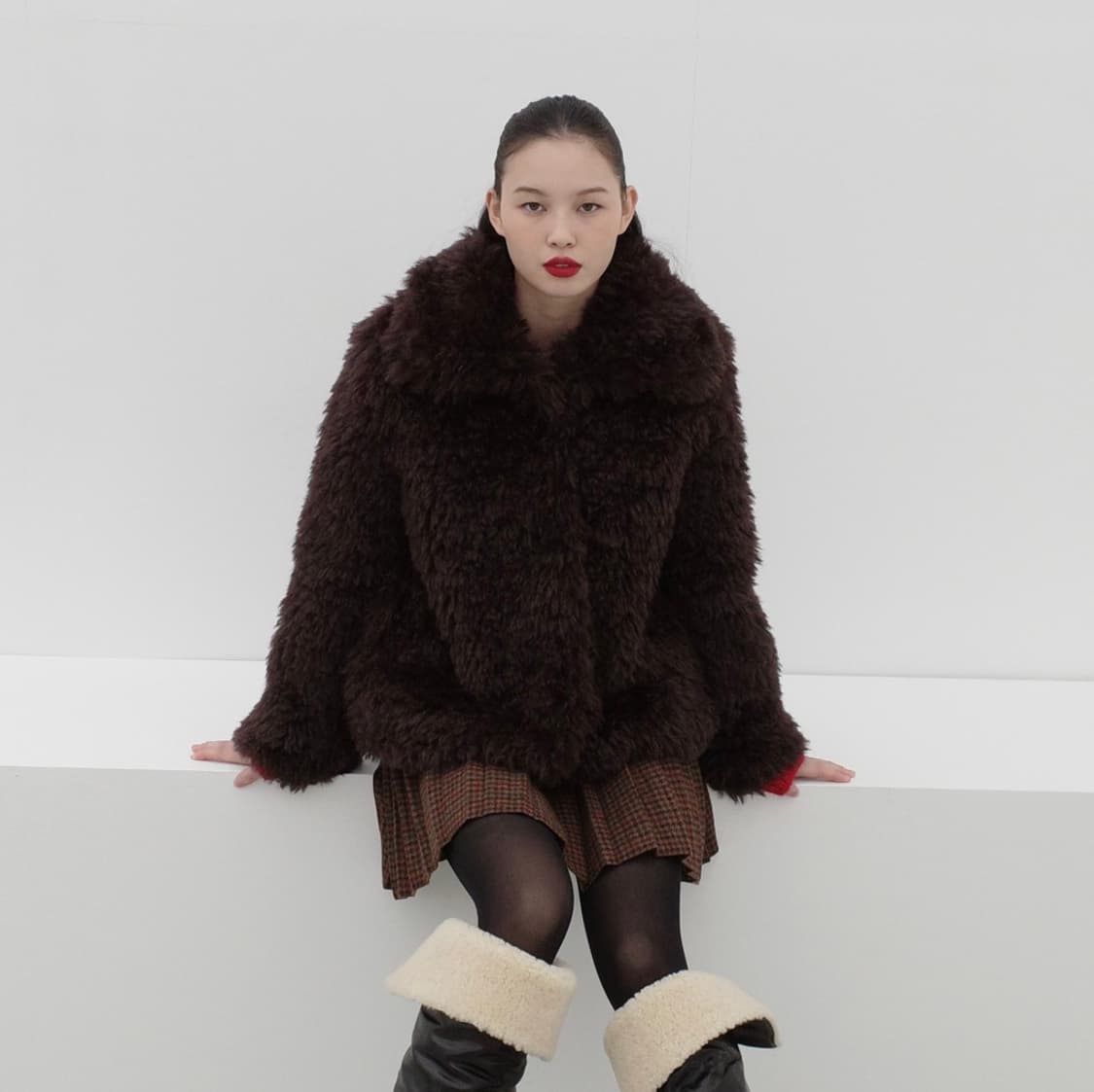 포니테일 퍼자켓 브라운 Shaggy Faux Fur Jacket 상품이미지3
