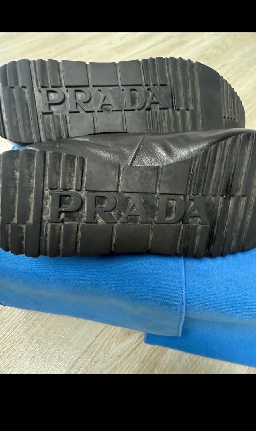 Prada 프라다 가죽 스니커즈 265 상품이미지3