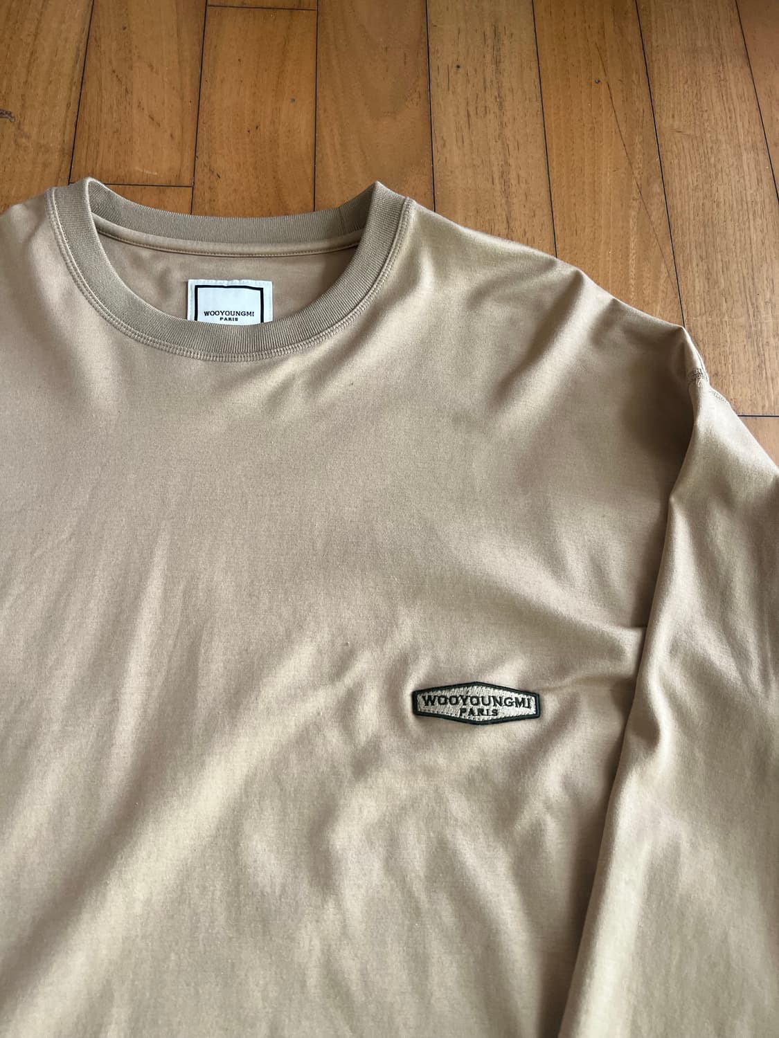 우영미 백로고 롱슬리브 베이지  상품이미지4