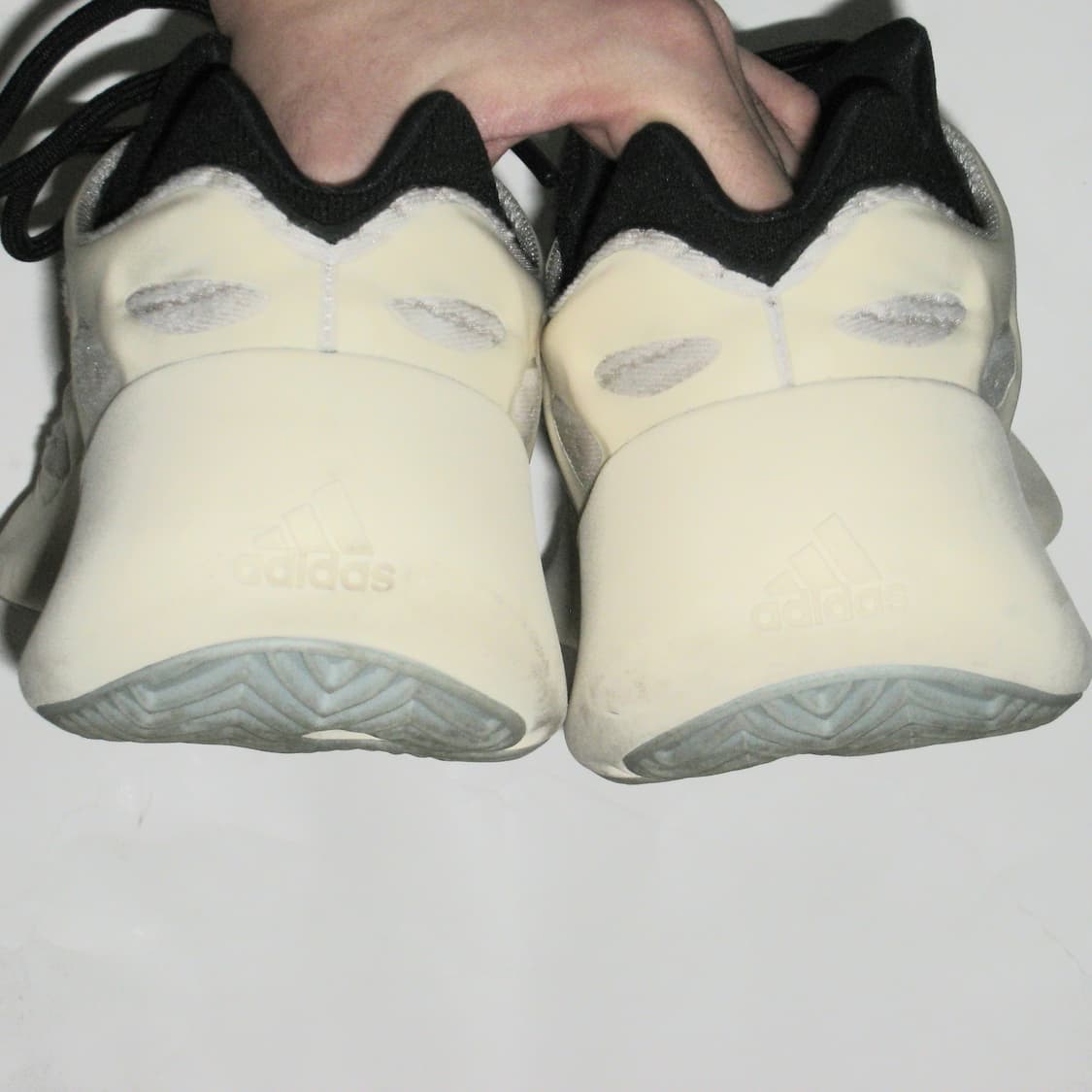 adidas Yeezy Boost 700 V3 Azael 상품이미지6