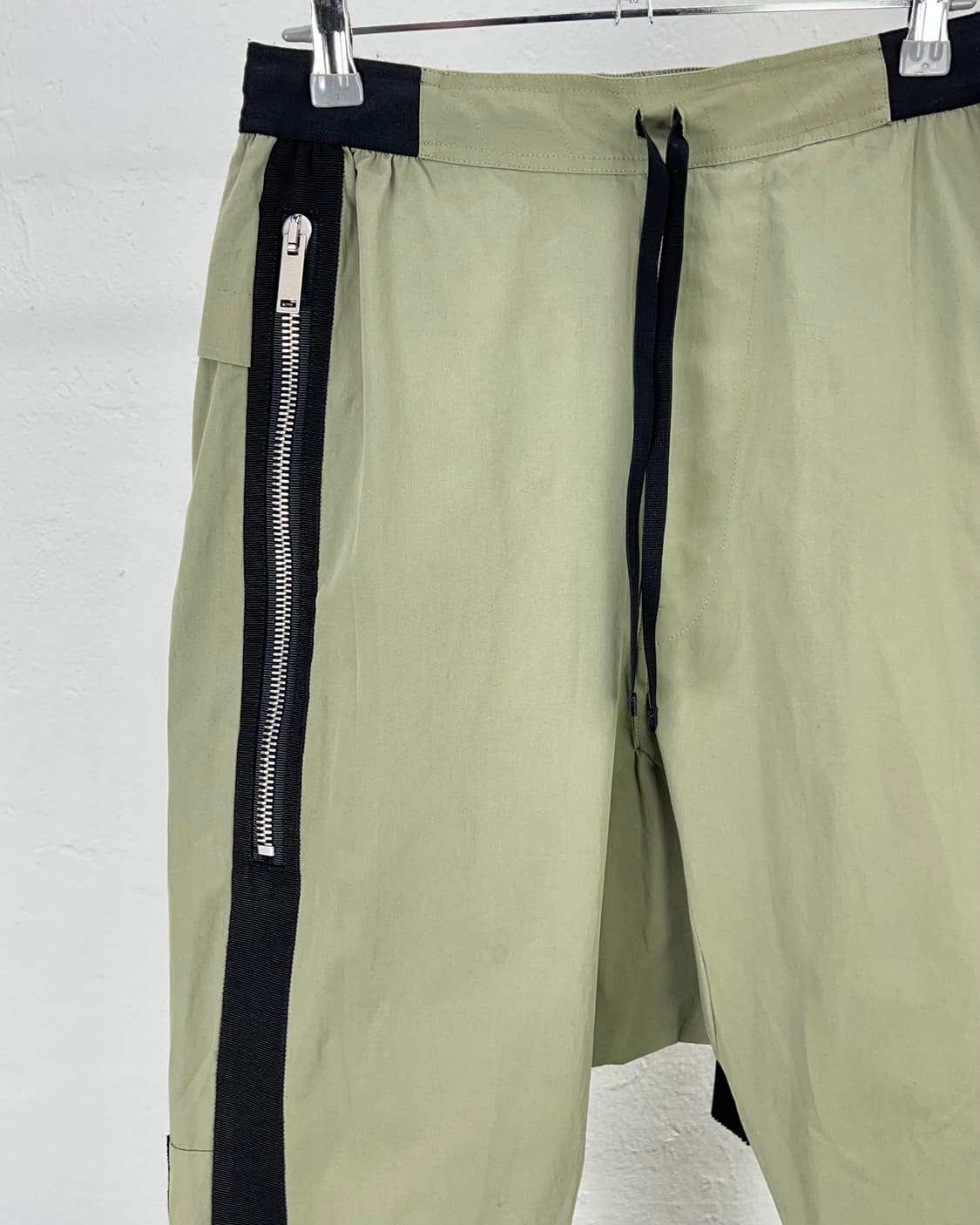 언래블 프로젝트 19ss 웨빙 드로코드 테이핑 카고 팬츠 상품이미지2