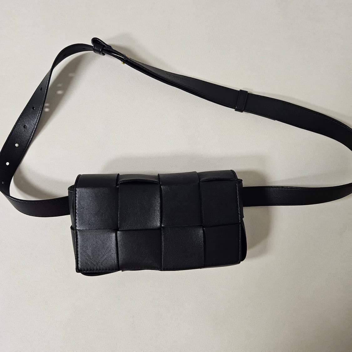 보테가베네타 카세트 벨트백 상품이미지3