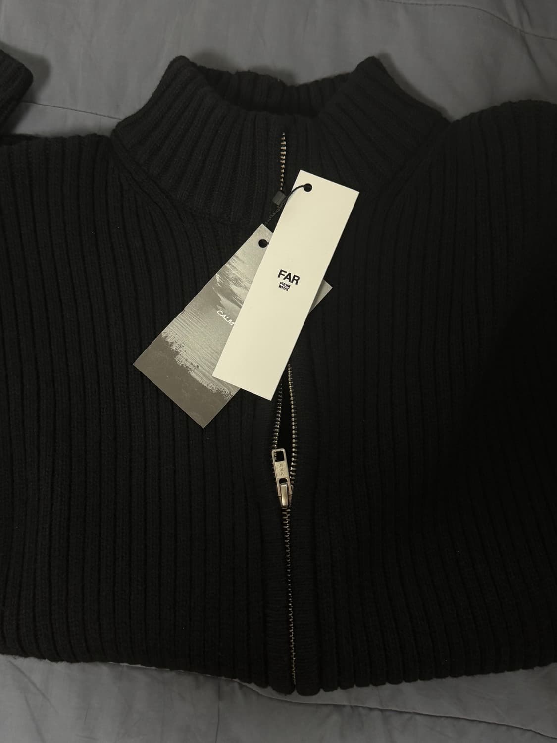 파프롬왓 FAR HIGH NECK RIB KNIT ZIP-UP/블랙 상품이미지2