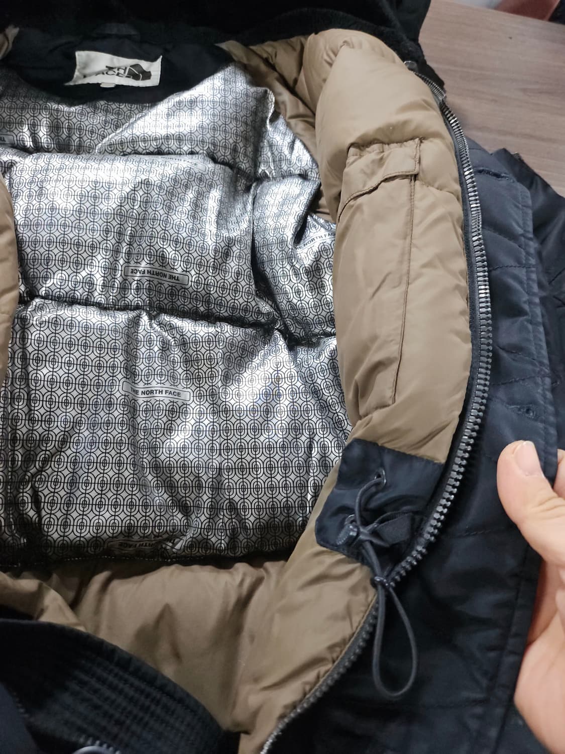 노스페이스 덕 블랙 후드 패딩 코트  95 상품이미지5