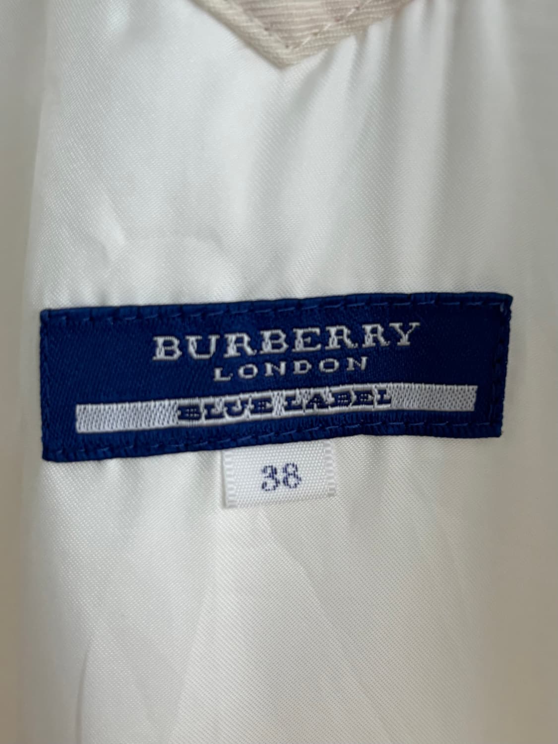 Burberry 버버리 블루라벨 금장 버튼 플레어 슬리브리스 원피스 상품이미지5