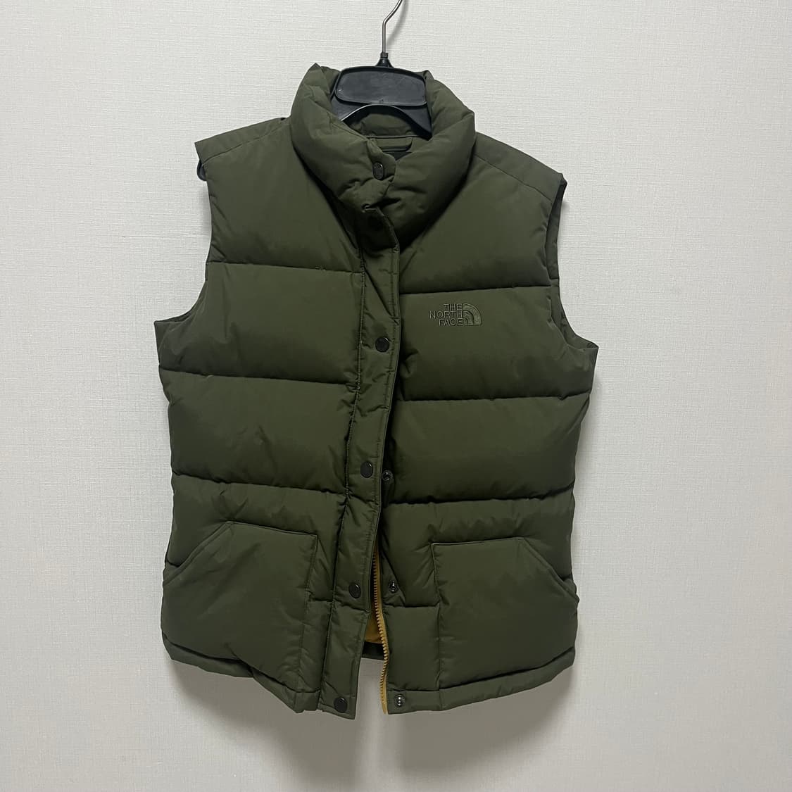 노스페이스 패딩 베스트 카키 / 조끼  상품이미지1