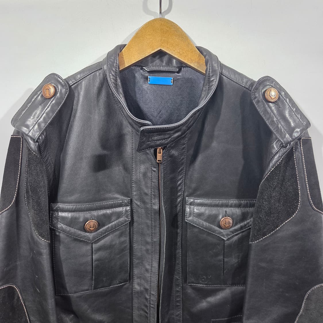 [VGRANTHAN] 빅토리아그랜탐 엘보패치 멀티포켓 레더자켓 상품이미지3