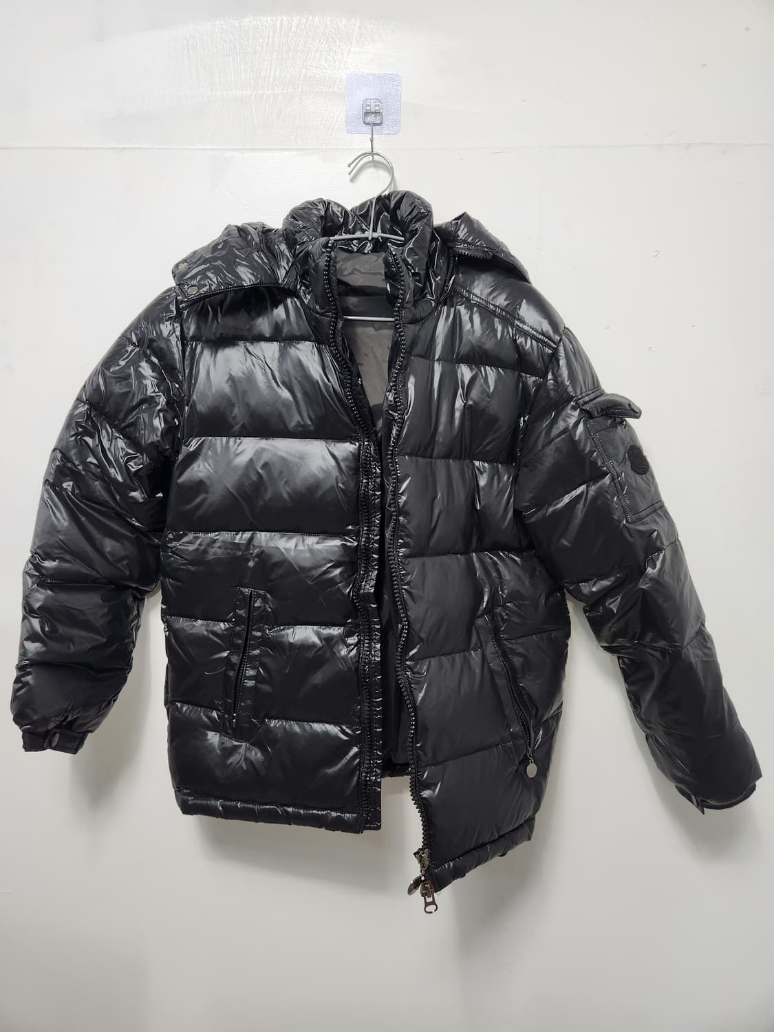 빈티지 블랙 유광 패딩 상품이미지1