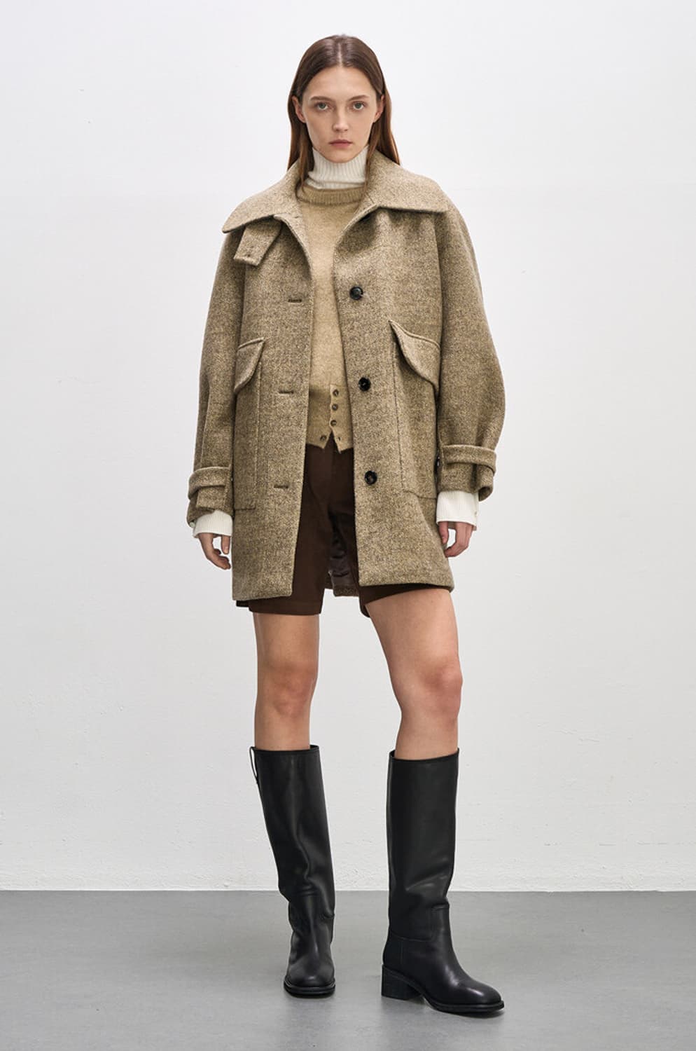 [한섬] 24FW 시스템 울 블렌드 헤링본 하프 코트 상품이미지1