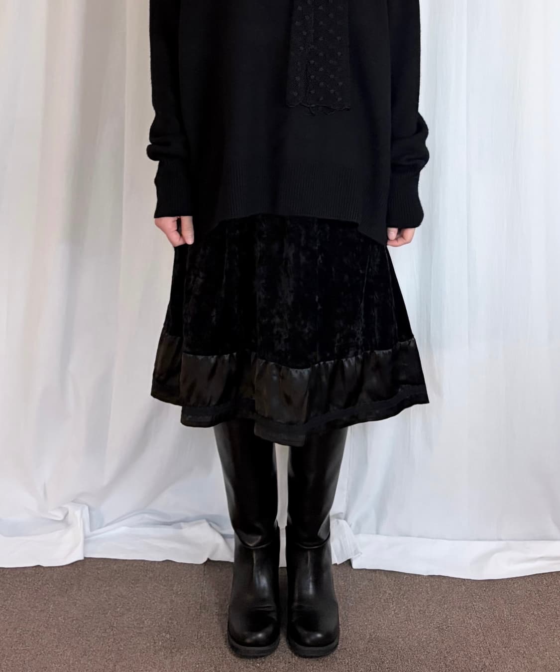 Velvet Lace Hem Midi Skirt - Black 상품이미지1