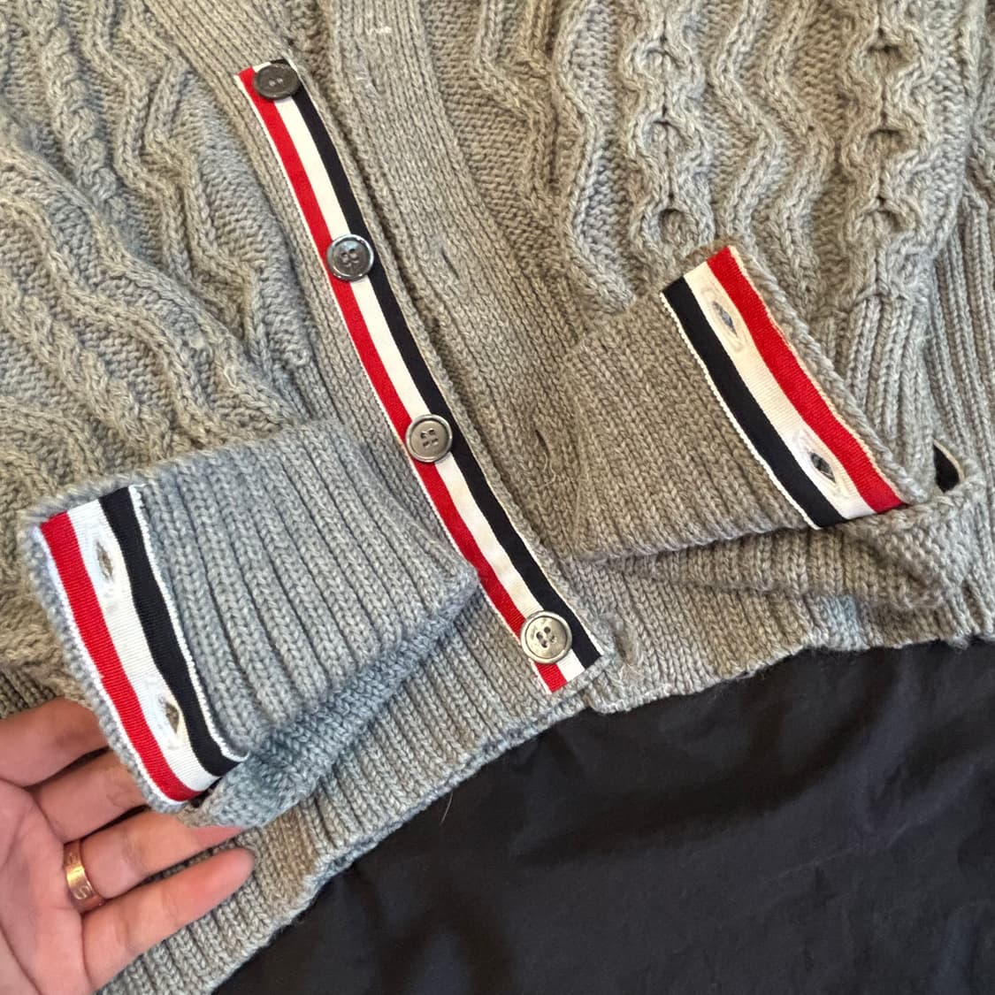 톰브라운 아란 케이블 니트 가디건 4사이즈 상품이미지3