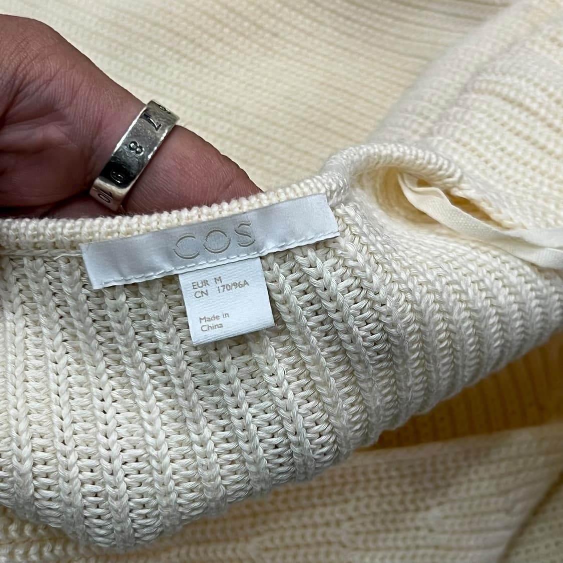  코스 숄더라인 트위스트 니트 y14083 상품이미지7