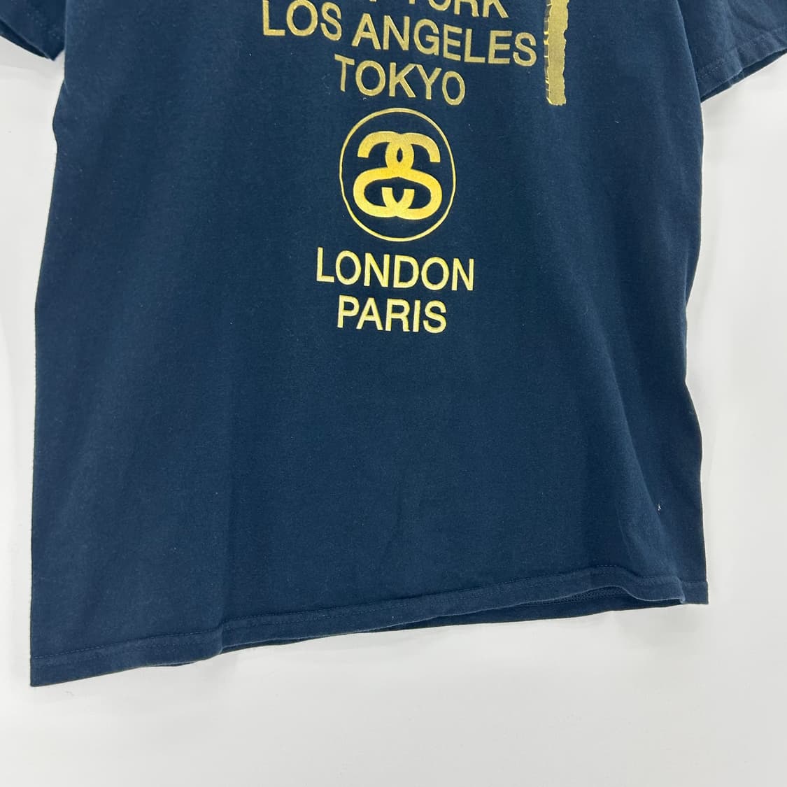 [STUSSY] 스투시 월드 투어 골드 반팔티셔츠 상품이미지4