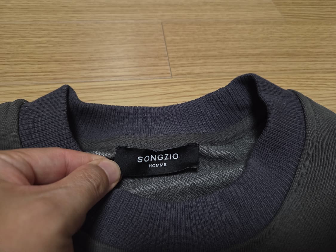 송지오 옴므 25FW DC 콜라보 배트맨 윙스트링 다잉 맨투맨 상품이미지4