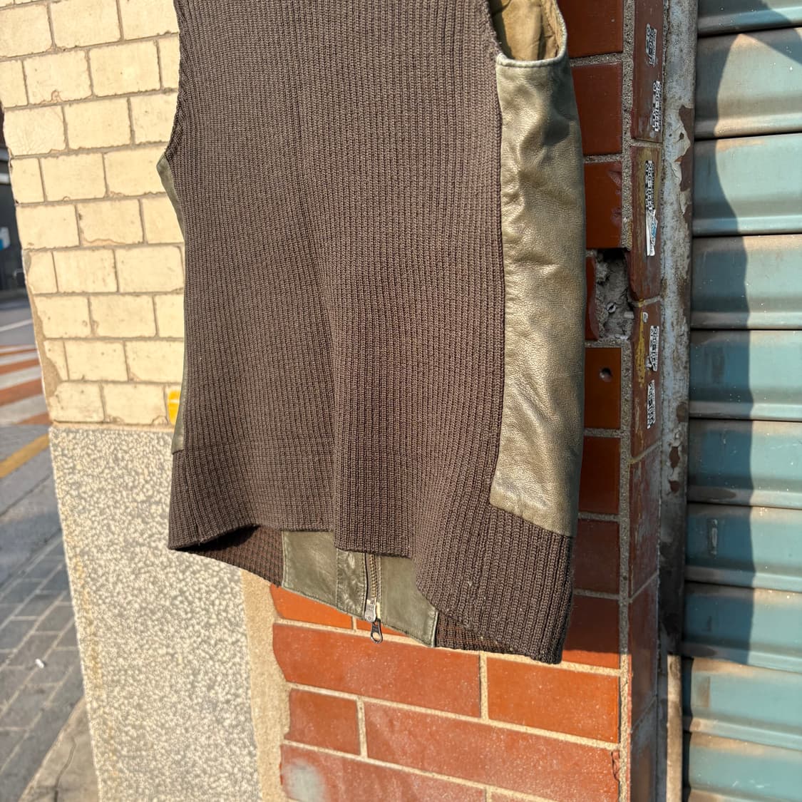 올리브 터틀넥 니트 레더 집업 베스트 상품이미지4