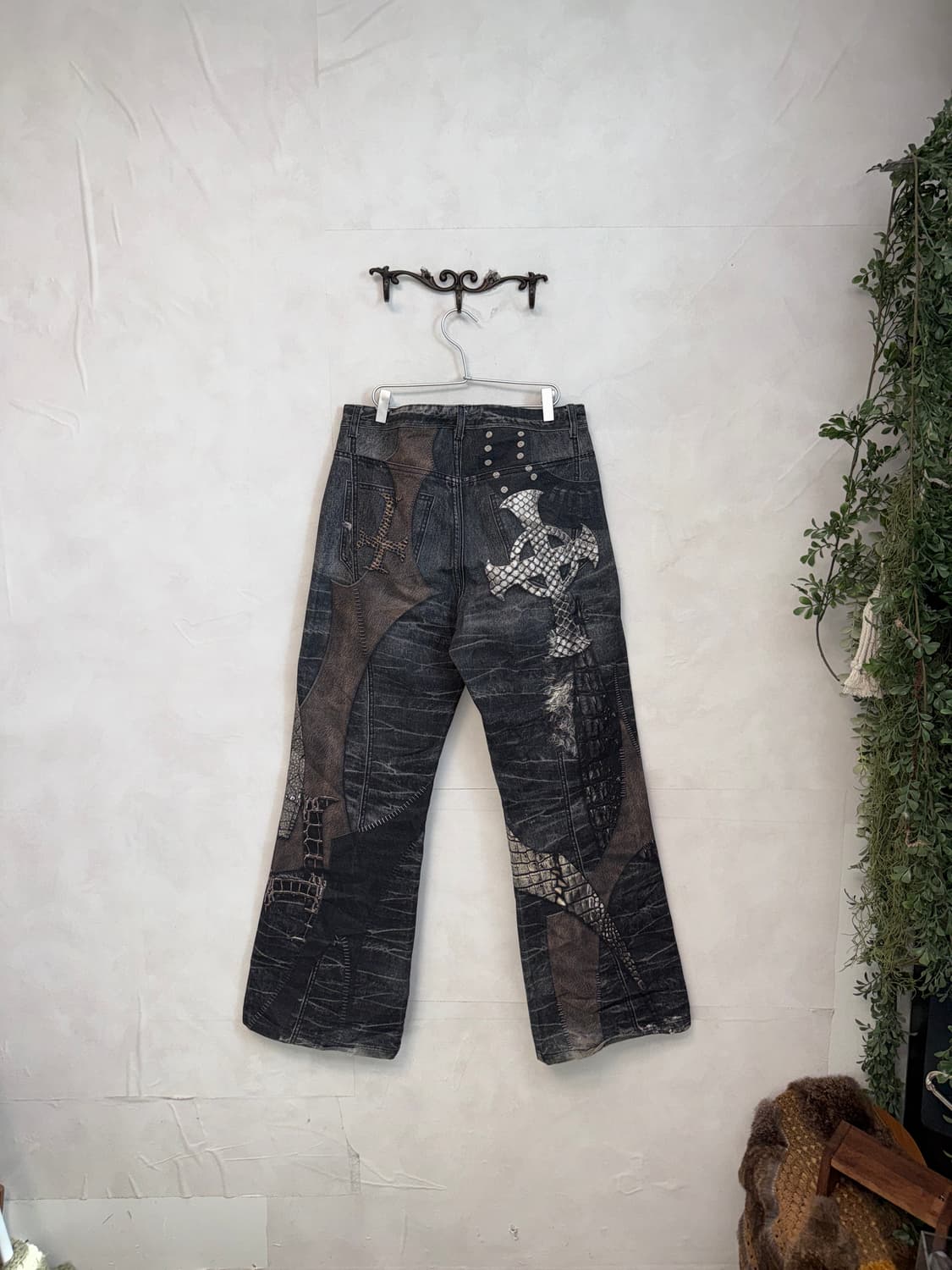 Washing denim python cross printed pants 상품이미지5