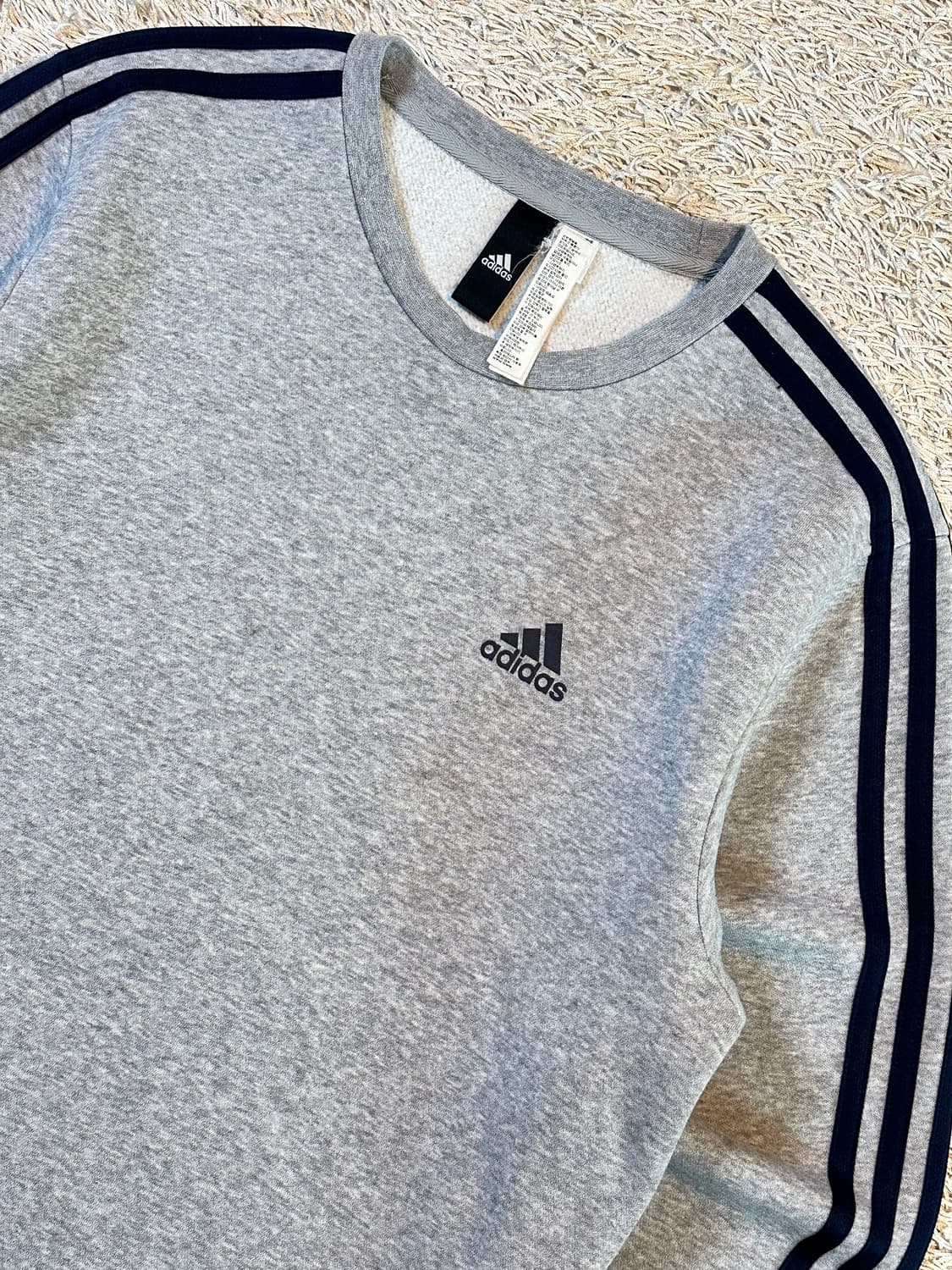 아디다스 ADIDAS 삼각로고 사이드라인 맨투맨 그레이 상품이미지2