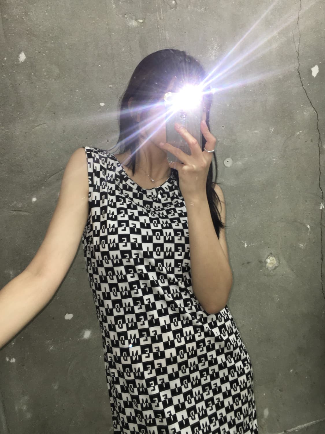 Fendi 펜디 로고 프린트 슬리브리스 원피스  상품이미지3