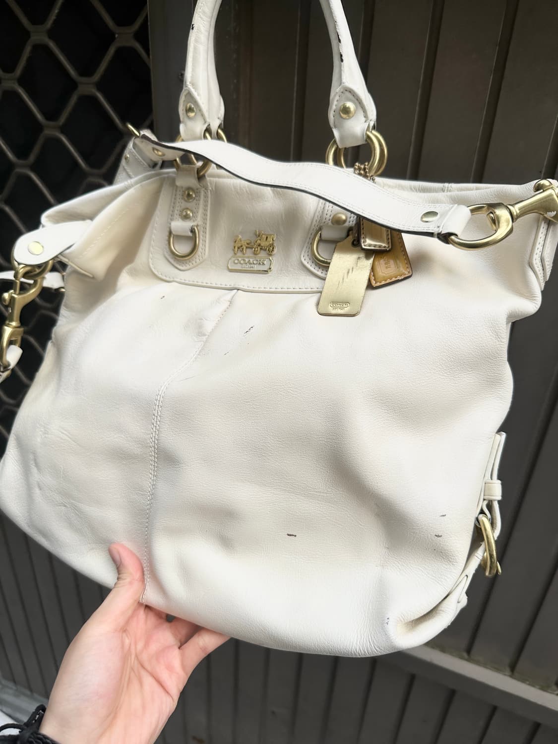 Coach stud leather shoulder bag 상품이미지5