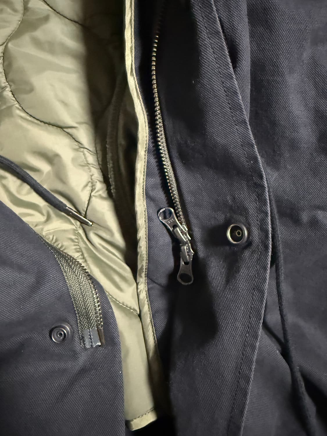 아웃스탠딩 피쉬테일 퀄팅 야상 자켓입니다. 상품이미지7