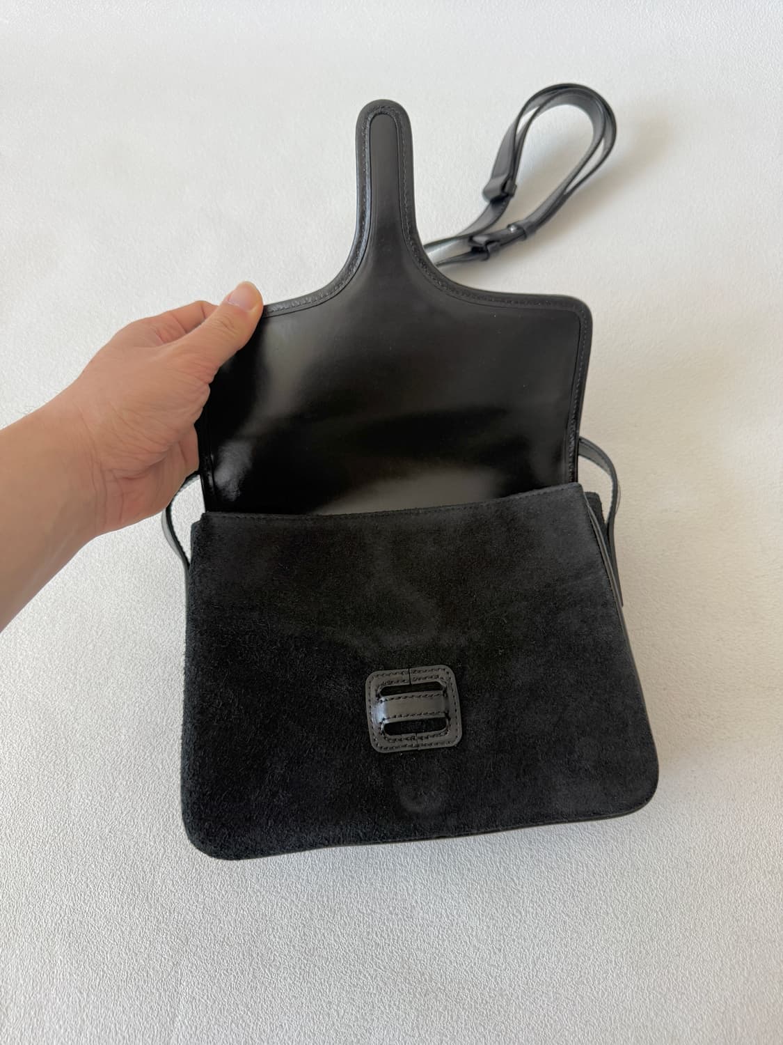 나띵리튼(Nothing written) 스웨이드&레더 크로스백 상품이미지8