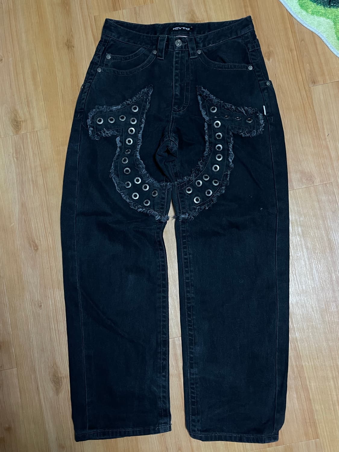 트루릴리전 icyto 스터드 데님팬츠 흑청 상품이미지5