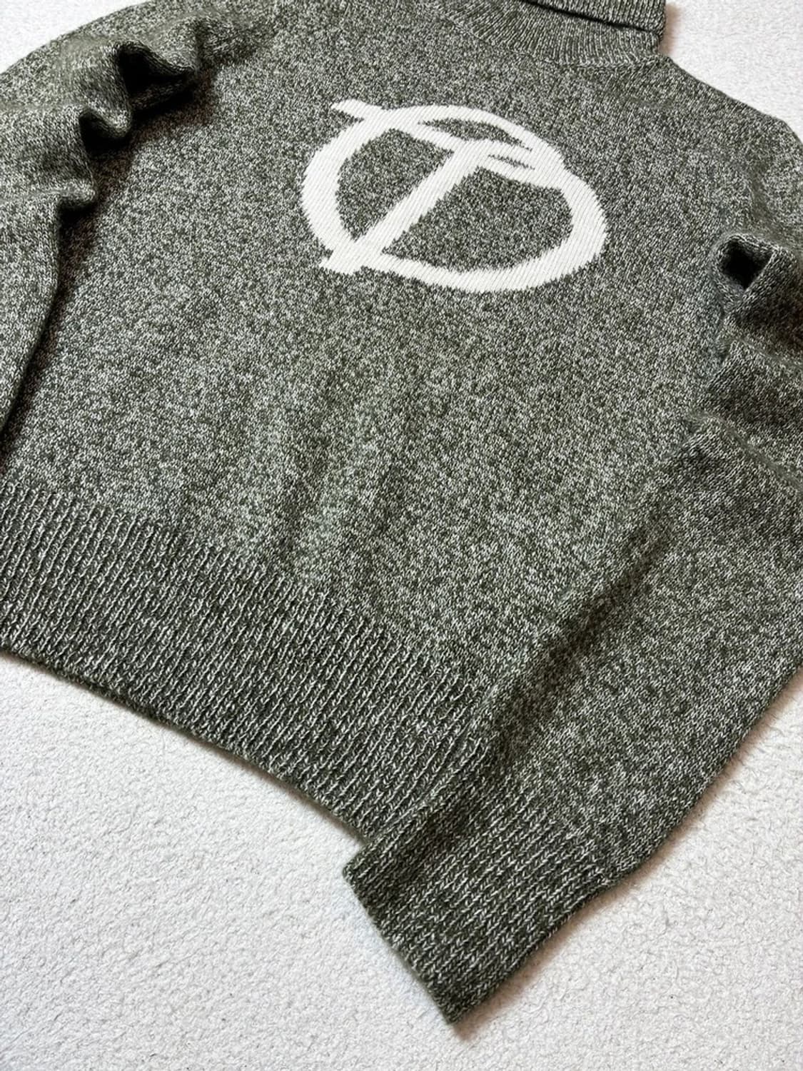 더오픈프로젝트 21FW 심볼 키드 모헤어 터틀넥 스웨터 PN7872 상품이미지5