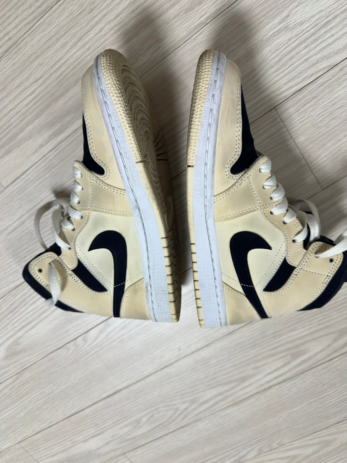 235 조던1 우먼 미드 베어리 오렌지 상품이미지4