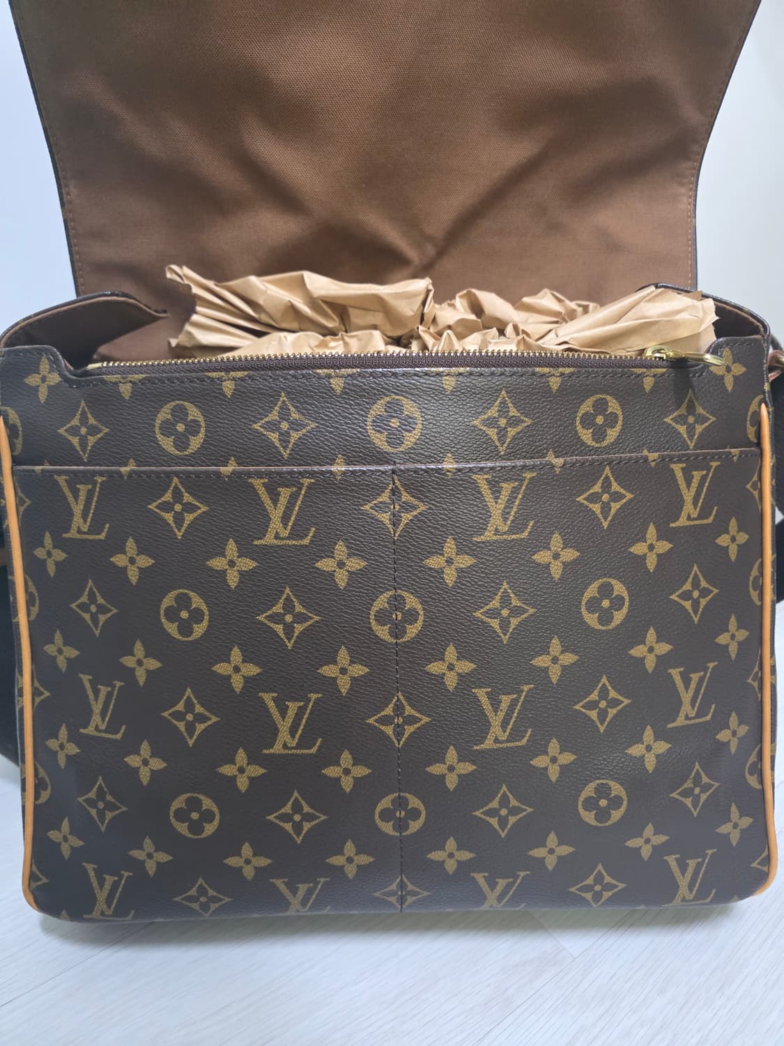 루이비통 발미 MM 모노그램 크로스백 상품이미지4