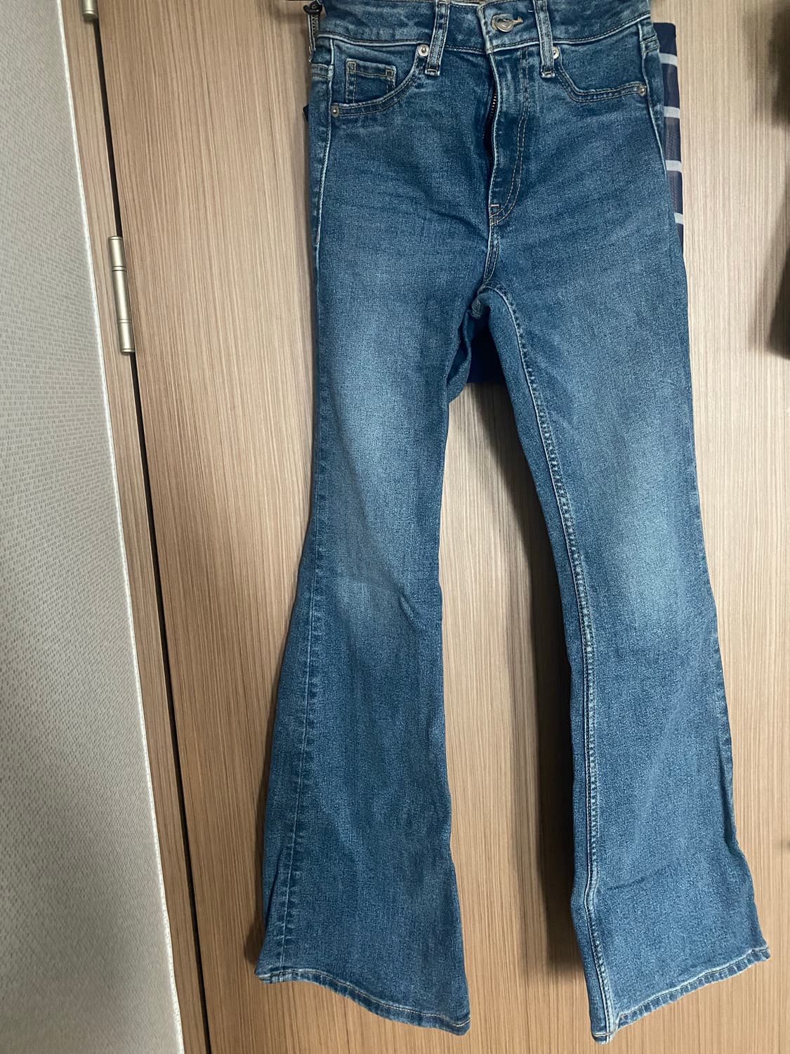 H&M 부츠컷 청바지 상품이미지1