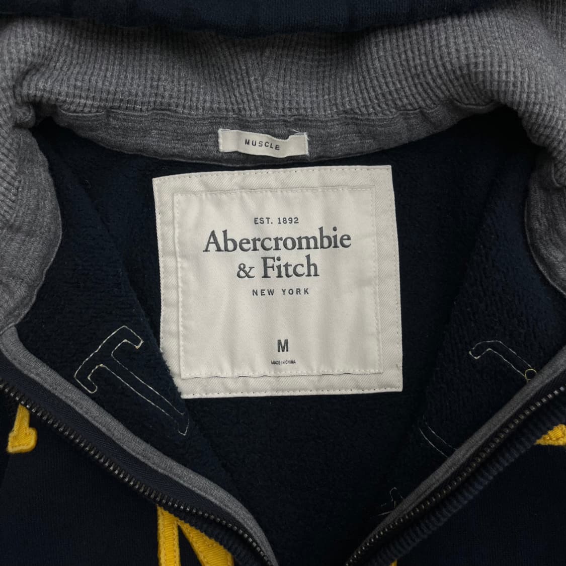 아베크롬비 옐로우 센터로고 네이비 후드집업 M 상품이미지5