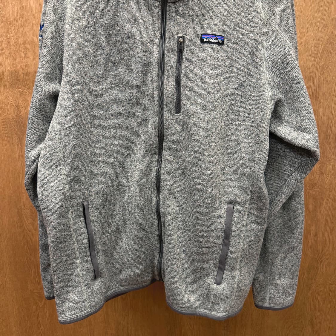파타고니아 하이넥 신칠라 플리스 집업 지퍼 포켓 디테일 레귤러핏 그레이 상품이미지5