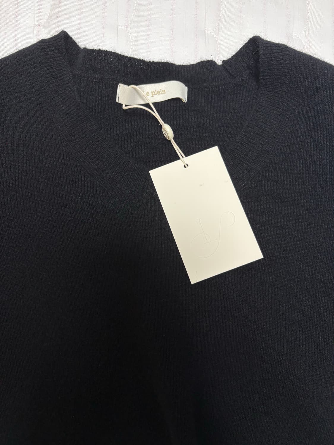 (새상품)르플레인 블랙 캐시미어 니트 상품이미지4