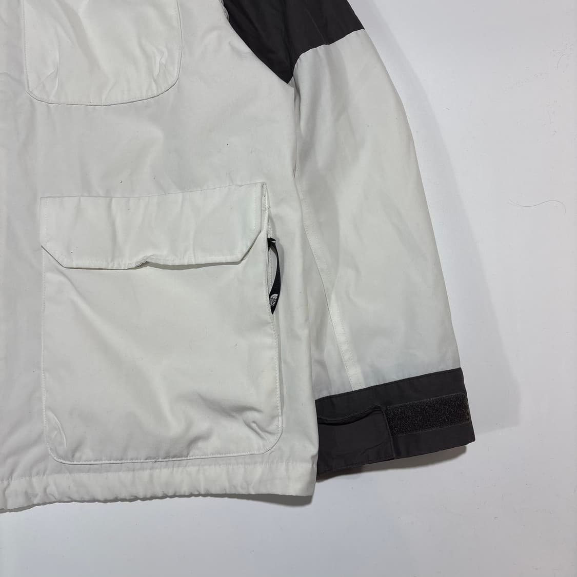 노스페이스 아이보리 배색 아웃도어 자켓 상품이미지2