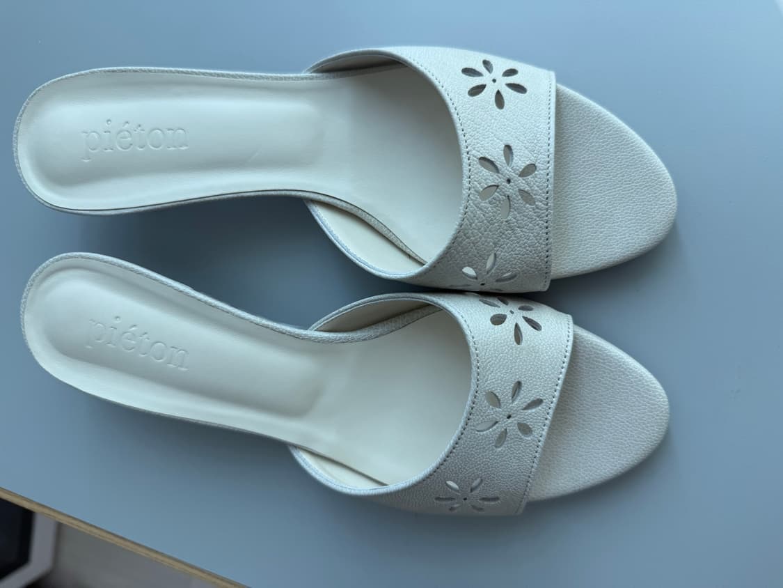 pieton 피에톤 뮬 jeje floral-cut mules 새상품 상품이미지5