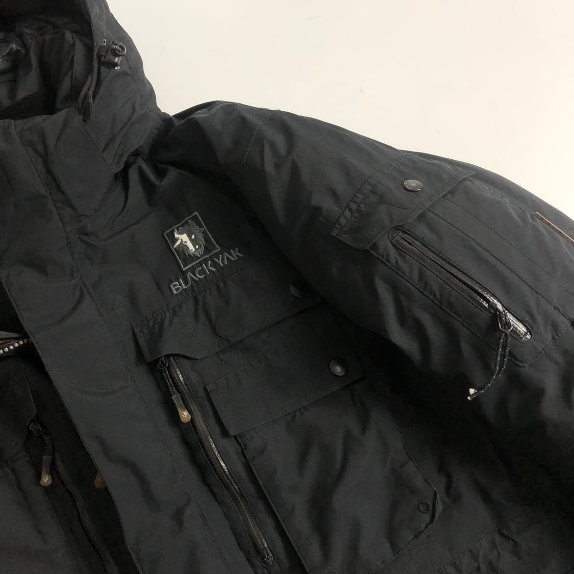 블랙야크 고어텍스 패딩 M 상품이미지4