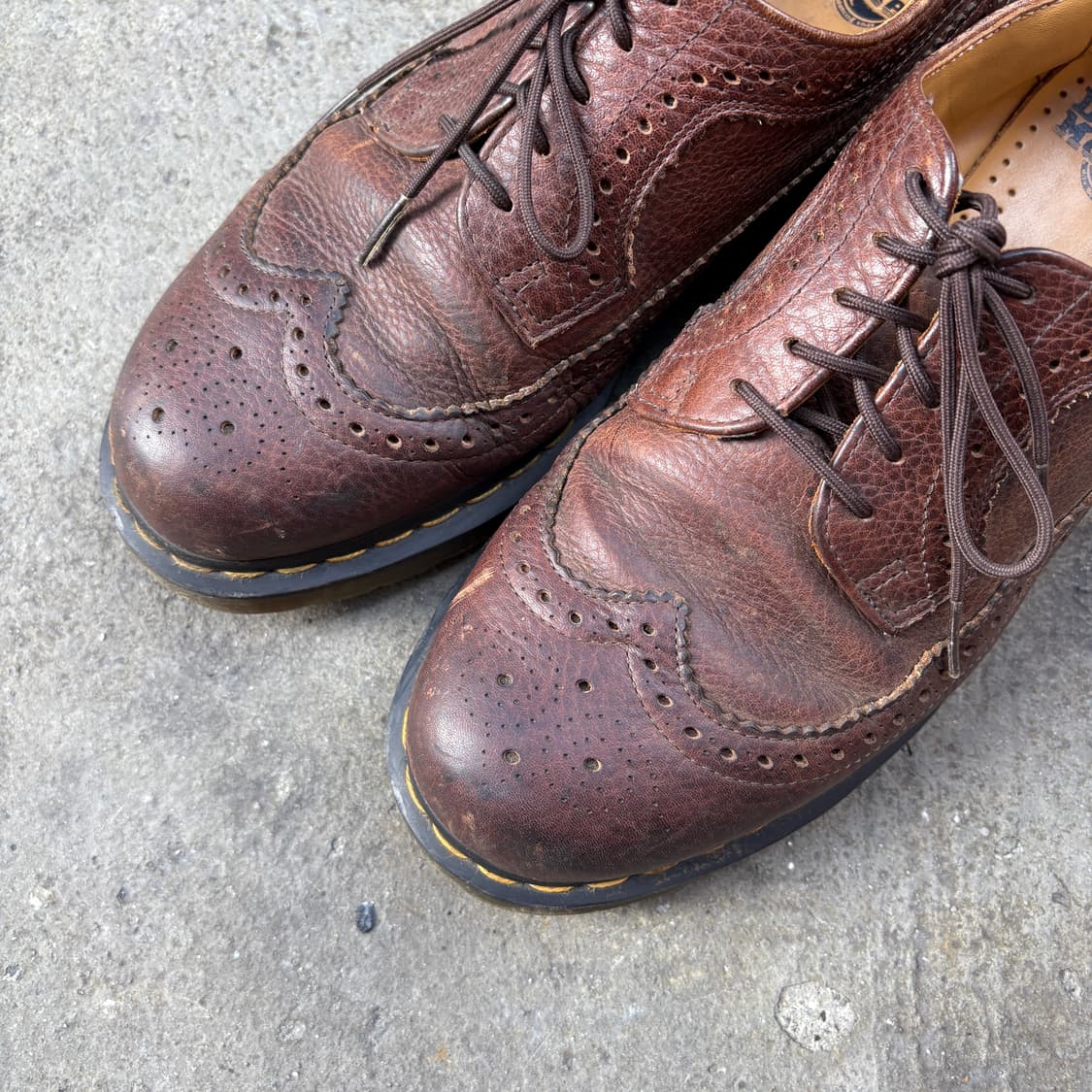 Dr. Martens 닥터마틴 윙팁 로퍼 (270) 상품이미지3
