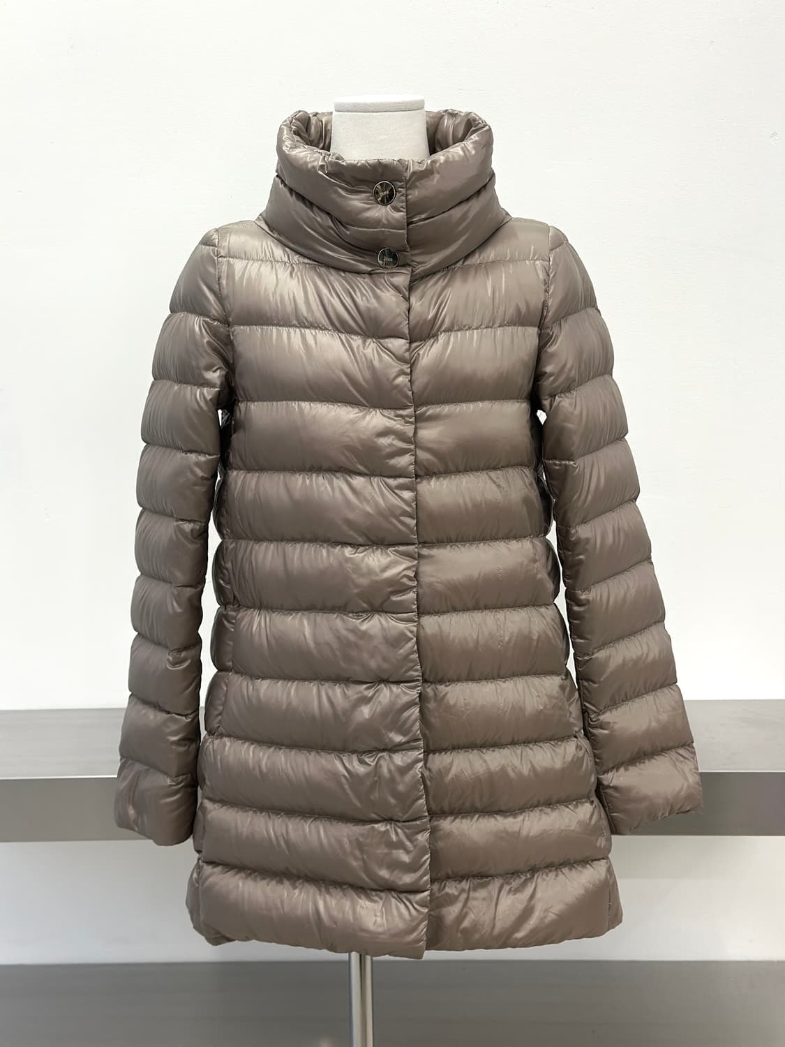 에르노 아멜리아 2600 베이지골드 경량패깅  상품이미지1