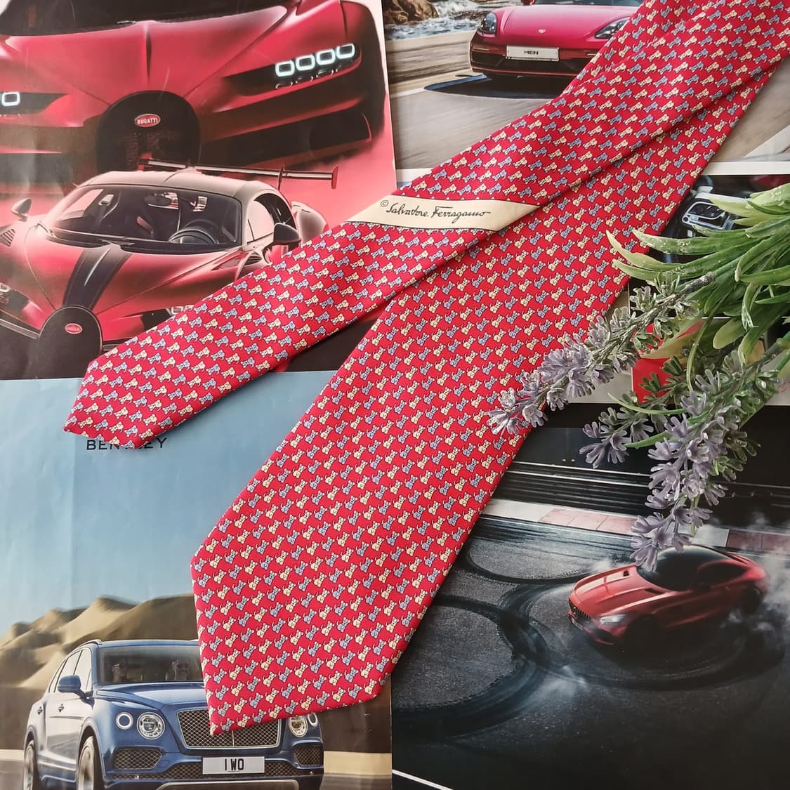 페라가모 실크 레드 강아지 패턴 넥타이 8.5cm A+등급 A18886
 상품이미지3