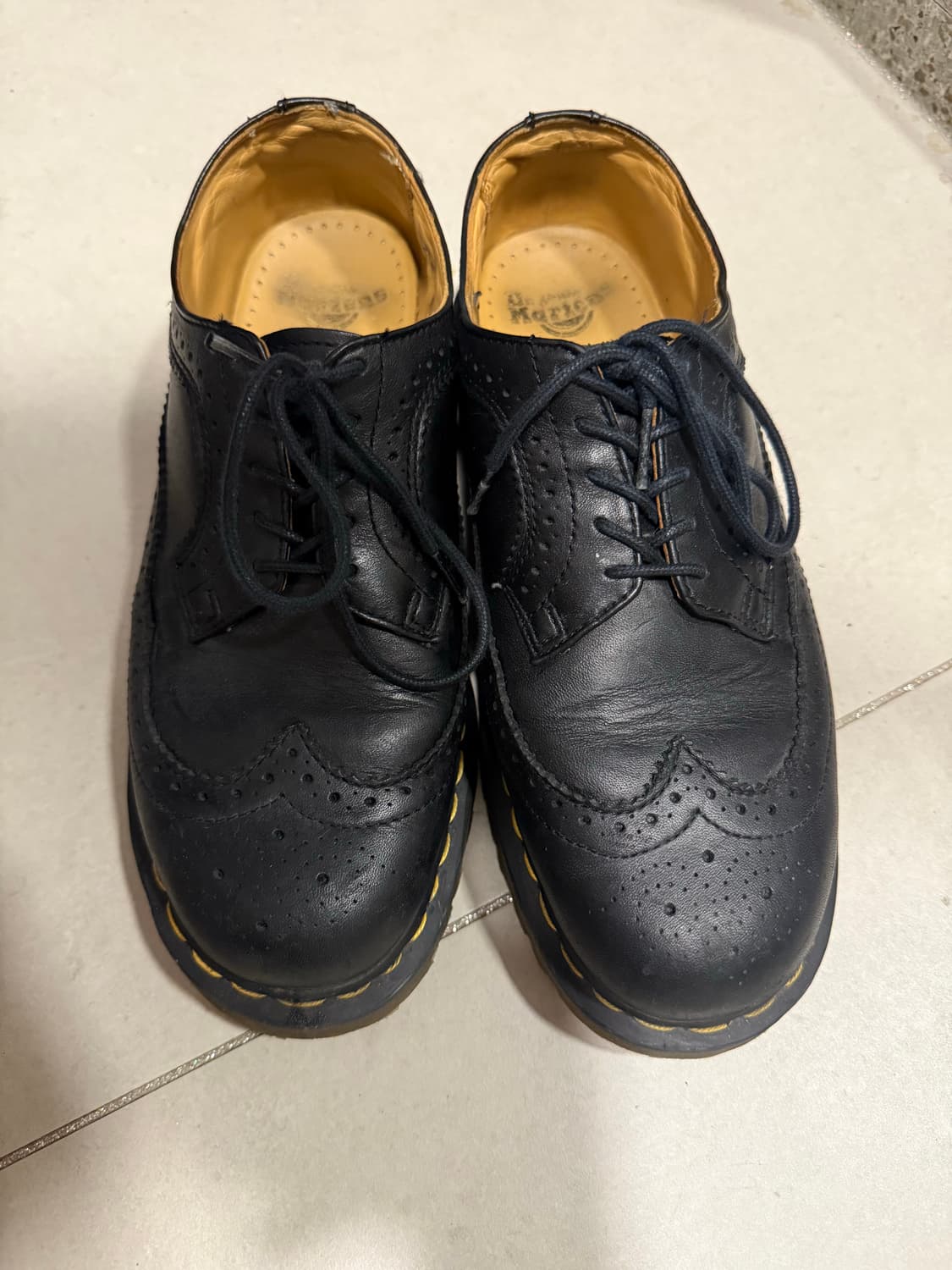 닥터마틴 윙팁 270 상품이미지1