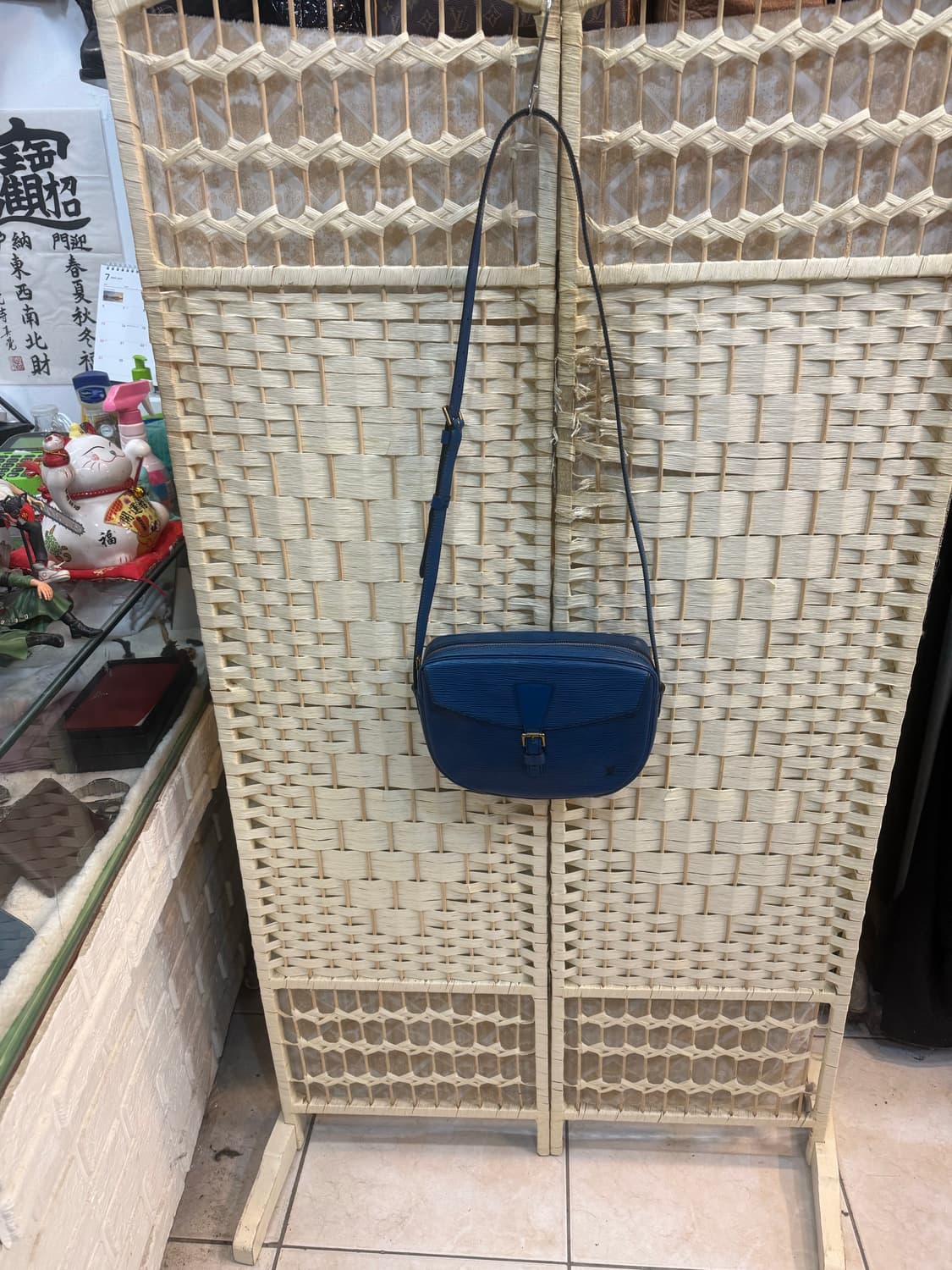 정품 루이비통 주네스 에삐 블루 크로스백 팝니다 상품이미지1