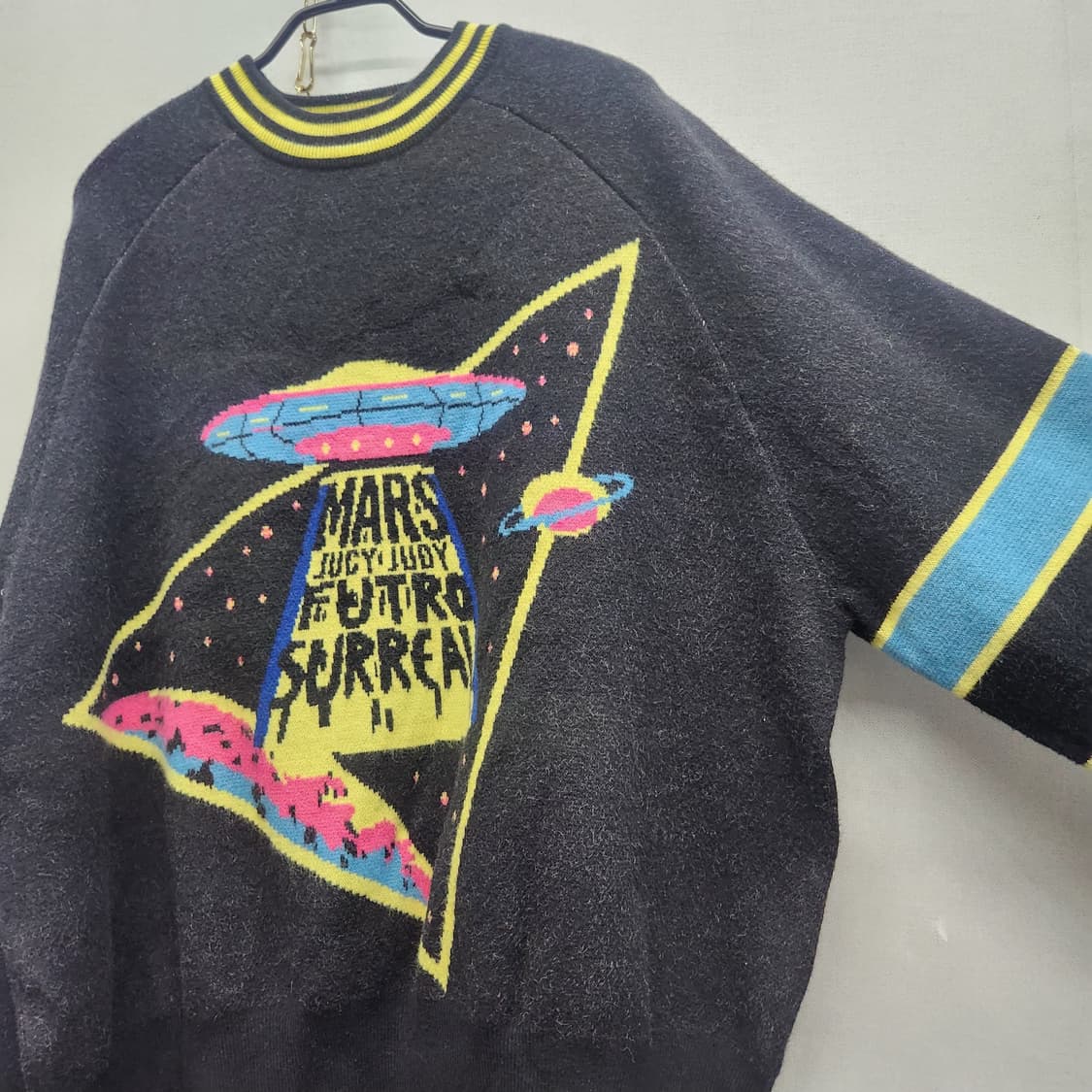 쥬시쥬디 UFO 디자인 오버핏 니트 85(2XL) 상품이미지3