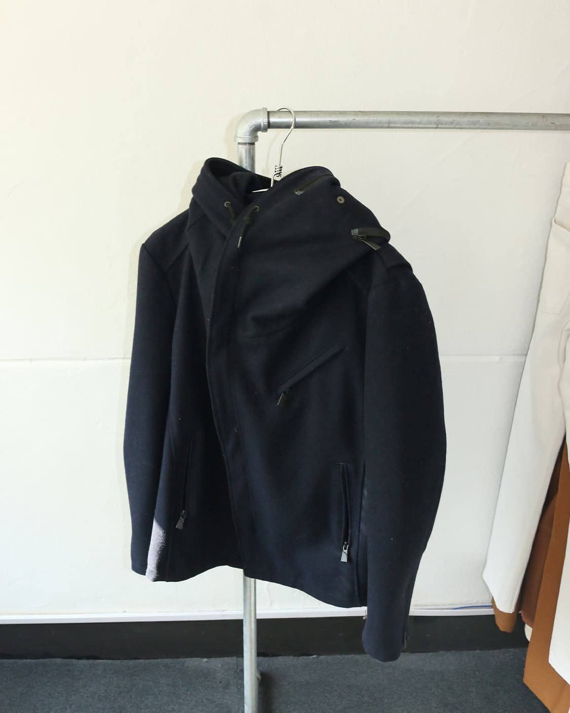 캐서린 햄넷 런던 비대칭 네이비 피코트 상품이미지4